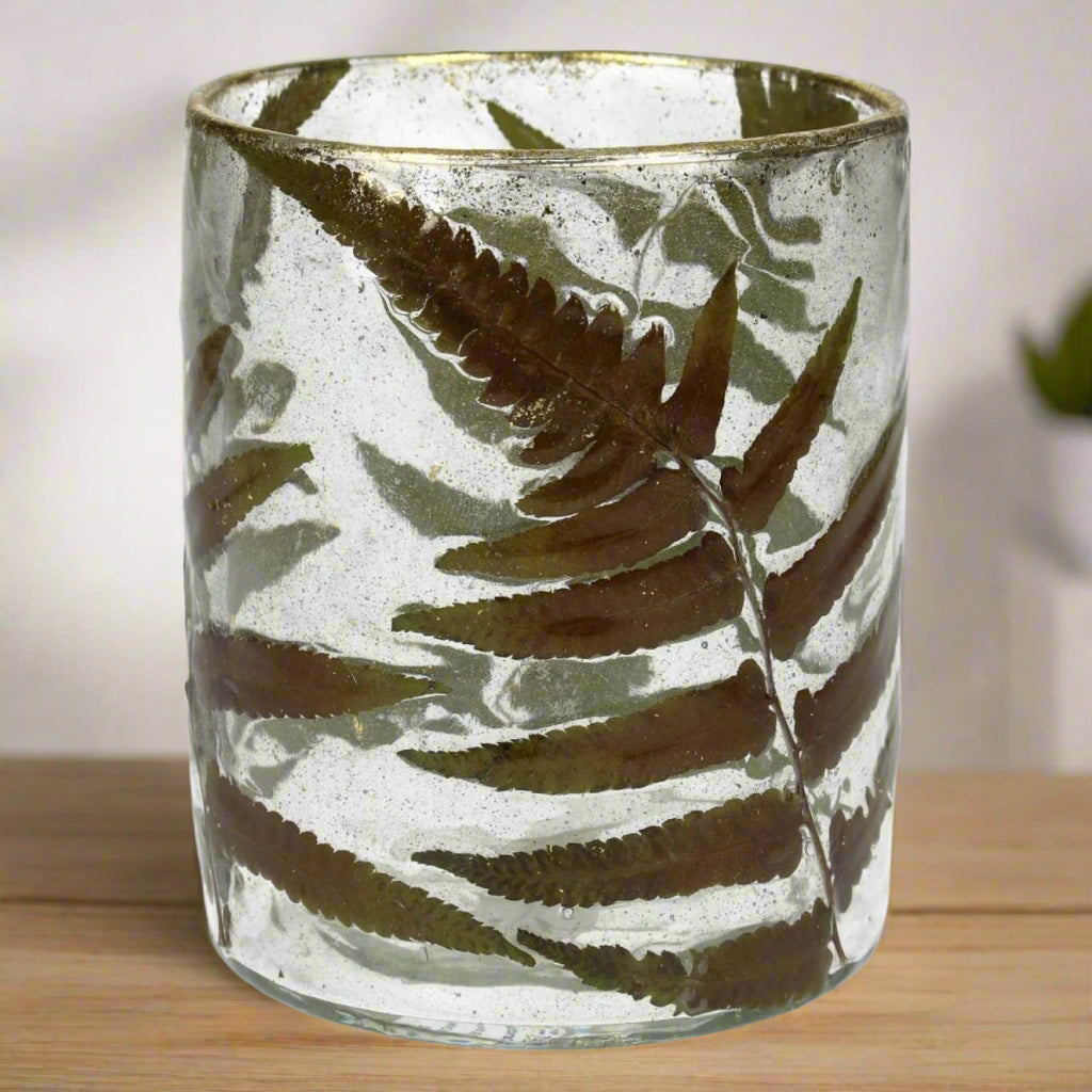 Leaf candle holder