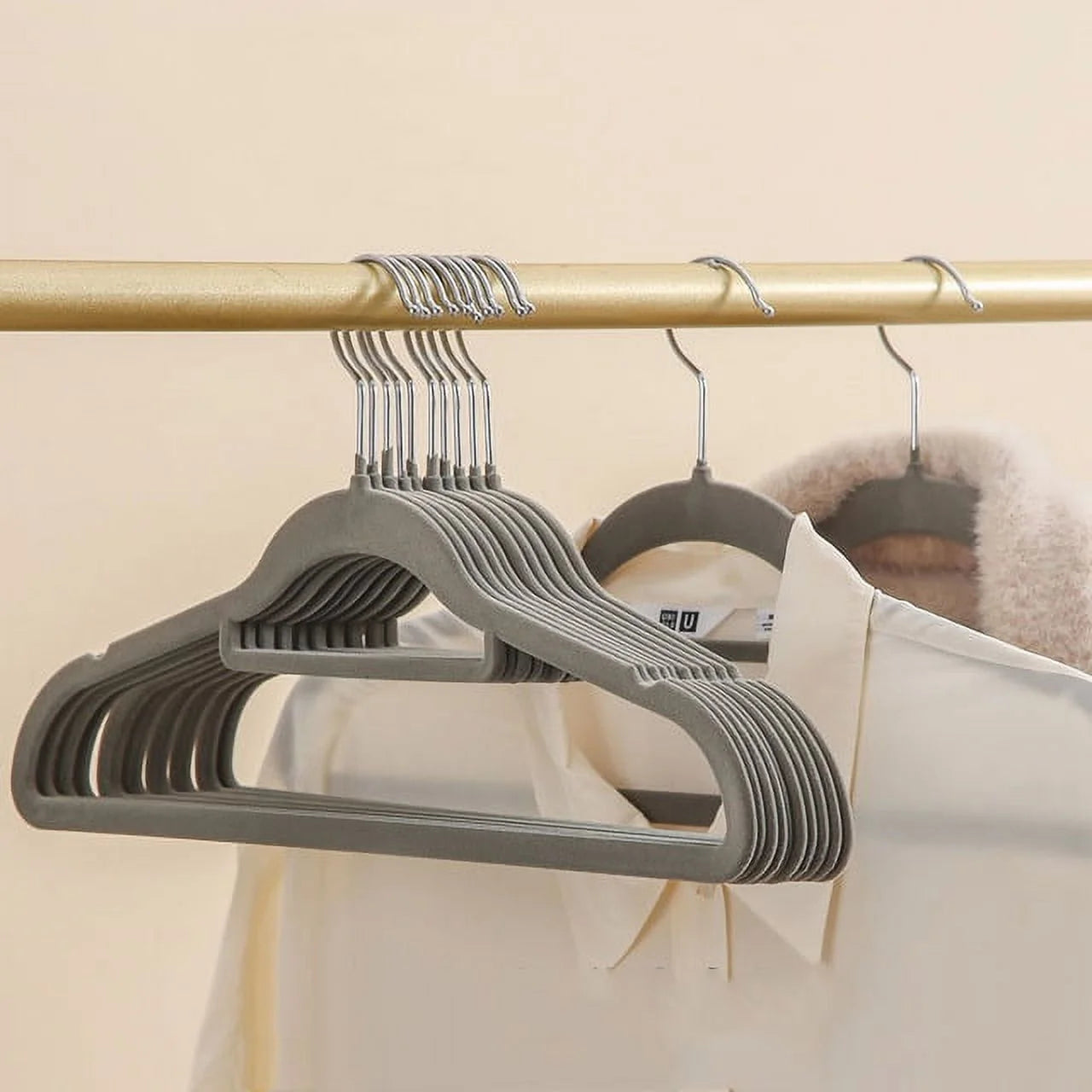 25 Non-slip Velvet Hangers