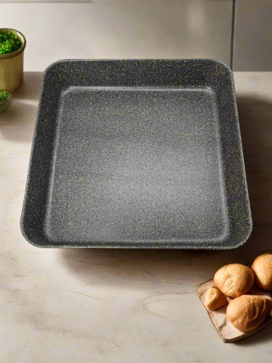 Non-stick baking tray