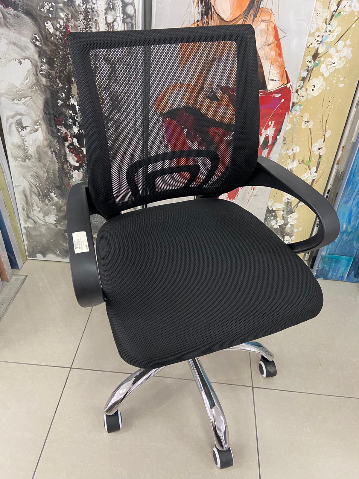 Desk chair no headrest
